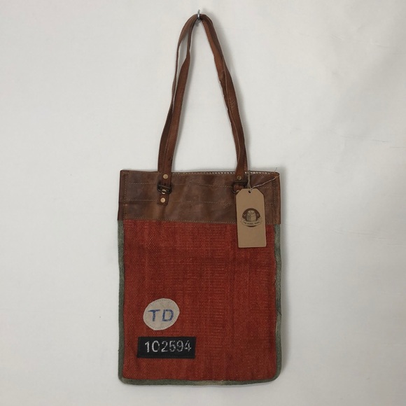 ❗️FINAL❗️ 🆕 The Barrel Shack The Sanders Tote 🔴🔴 - Picture 3 of 5